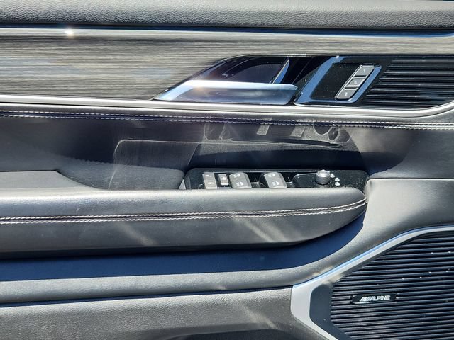 Used 2022 Jeep Wagoneer Series III AWD/4WD image 11
