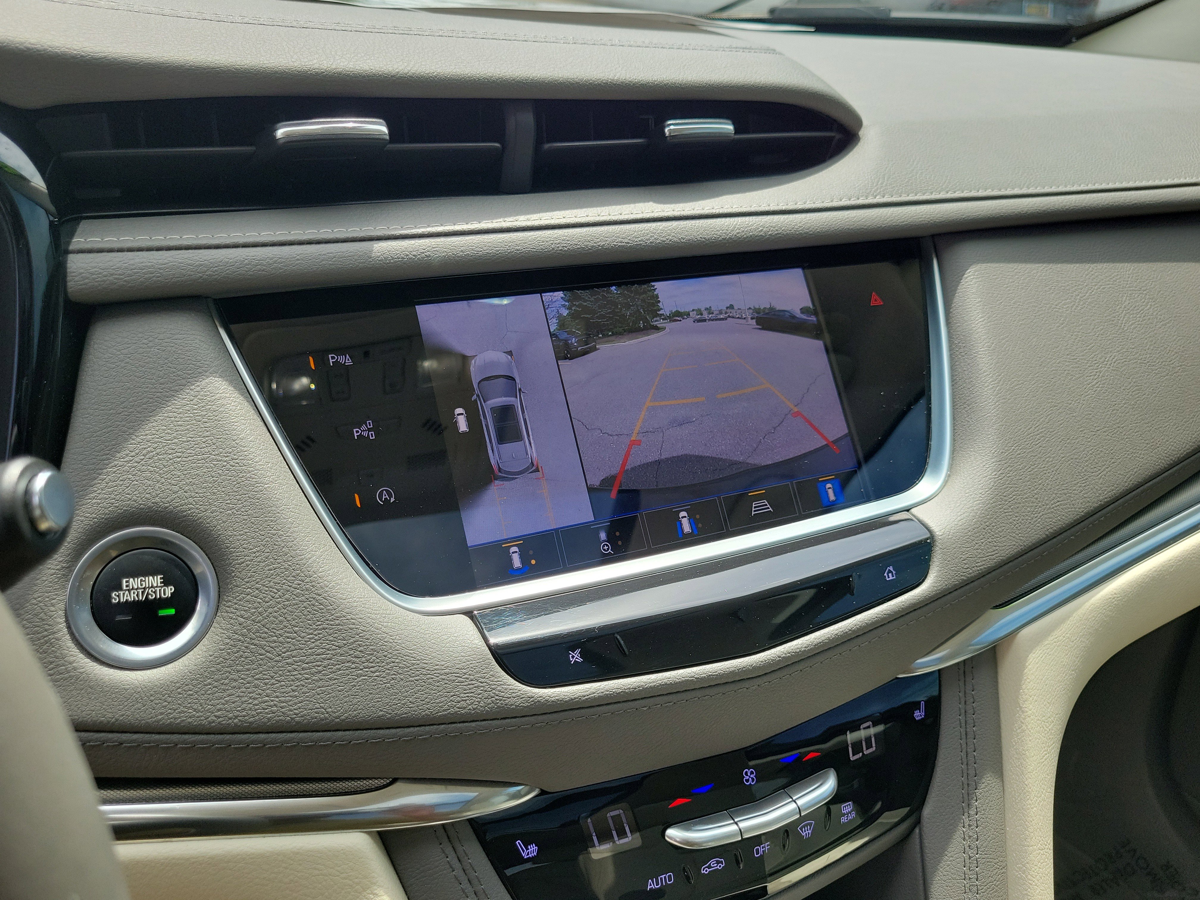 Used 2022 Cadillac XT5 Premium Luxury w/ Technology Package AWD/4WD image 15