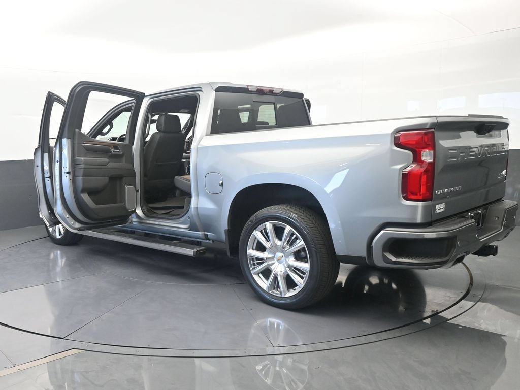 Used 2024 Chevrolet Silverado 1500 High Country w/ Technology Package AWD/4WD image 90