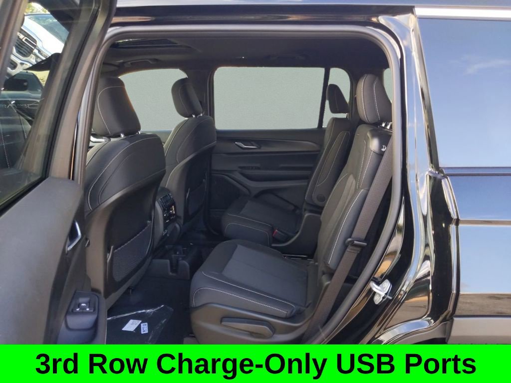 Used 2025 Jeep Grand Cherokee L Laredo w/ Luxury Tech Group I RWD image 20