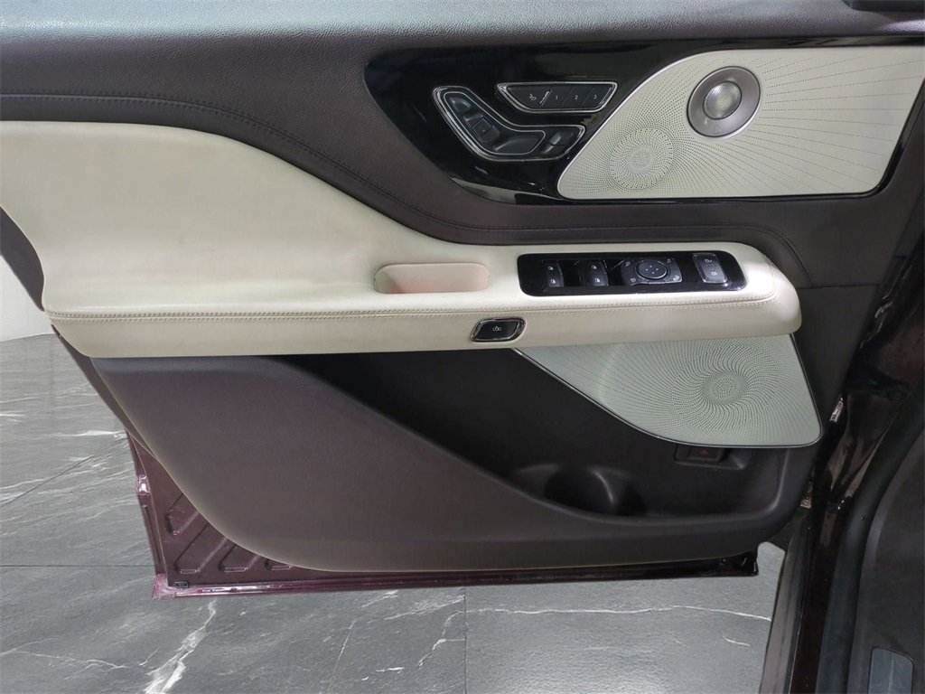 Certified 2020 Lincoln Aviator Black Label Grand Touring w/ Class IV Trailer Tow Package image 15