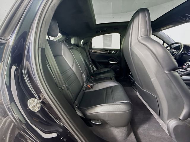 Used 2020 Porsche Cayenne Turbo image 29