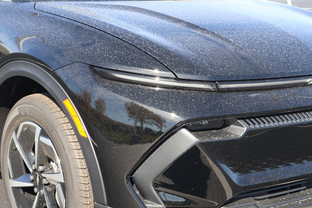 New 2026 Chevrolet Equinox EV LT image 3