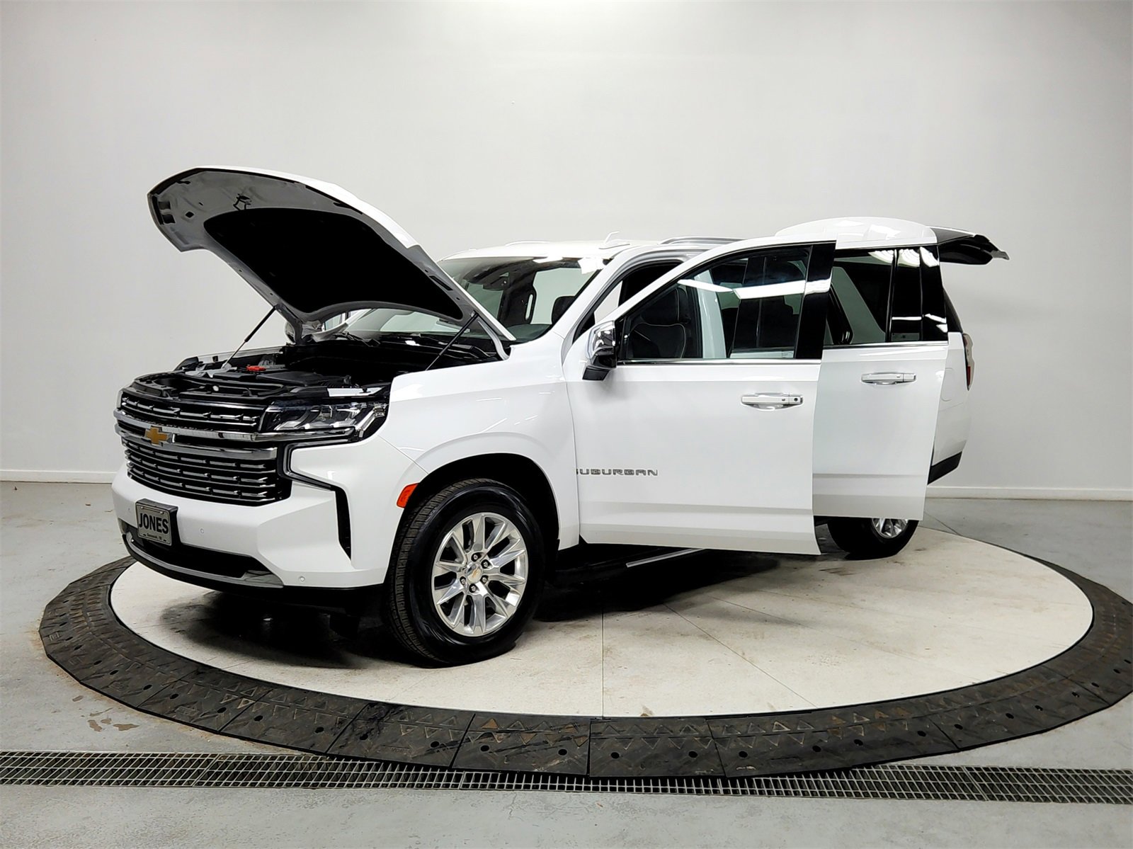 Used 2023 Chevrolet Suburban Premier image 11