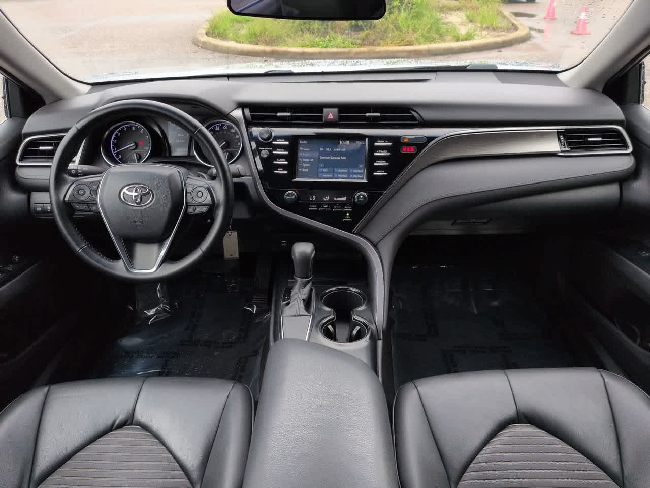 Used 2019 Toyota Camry SE FWD image 14