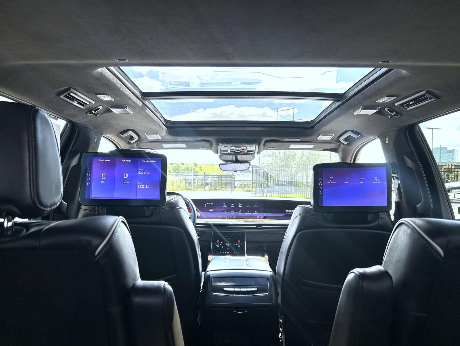Certified 2025 Cadillac Escalade Sport Platinum w/ LPO, ONYX Package AWD/4WD image 23