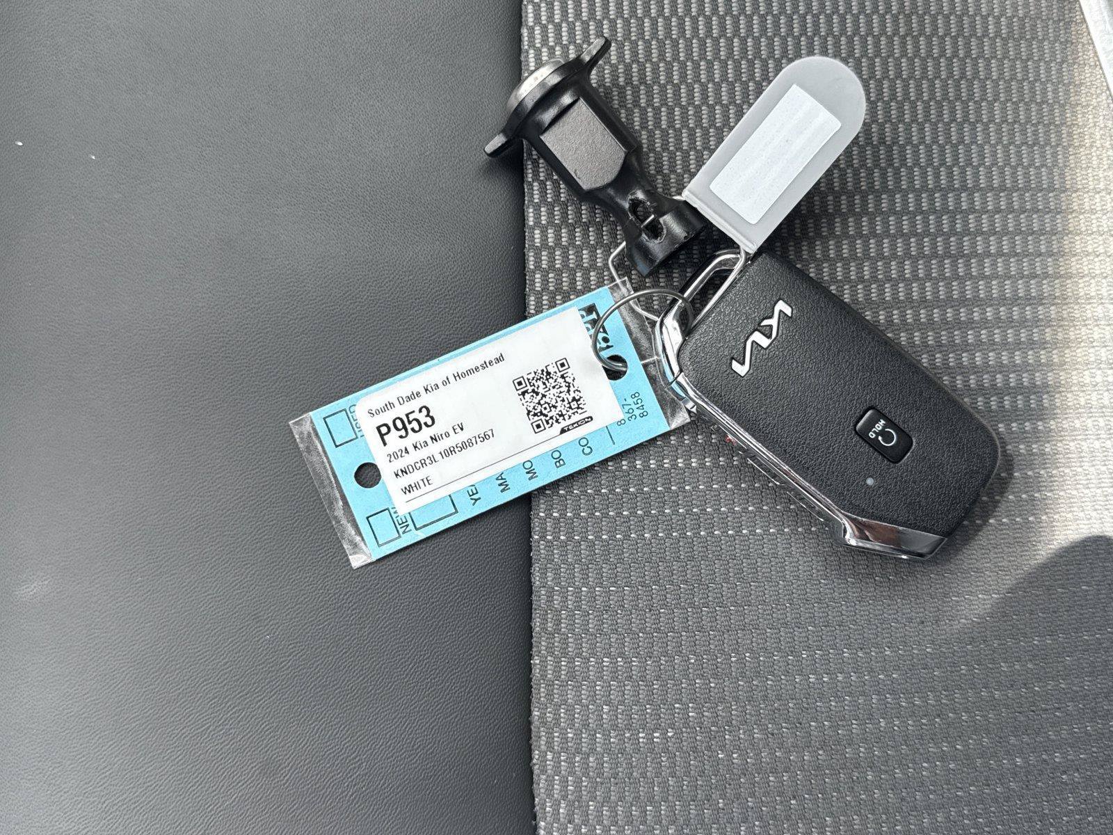 Used 2024 Kia Niro Wind FWD image 19