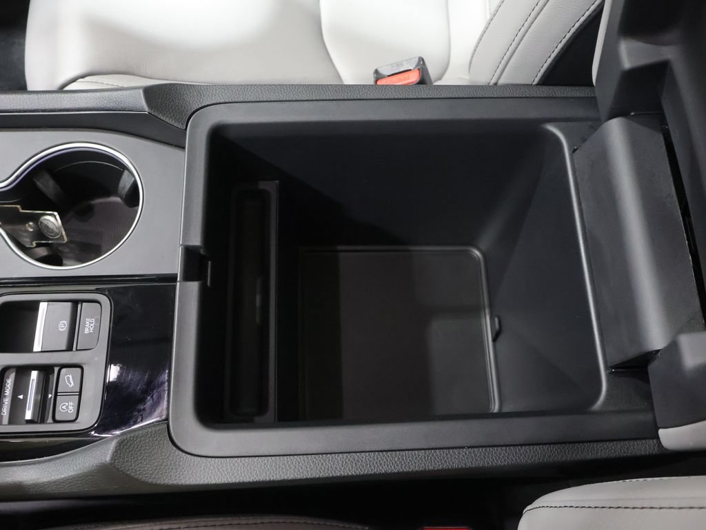 Used 2025 Honda Pilot Touring image 32