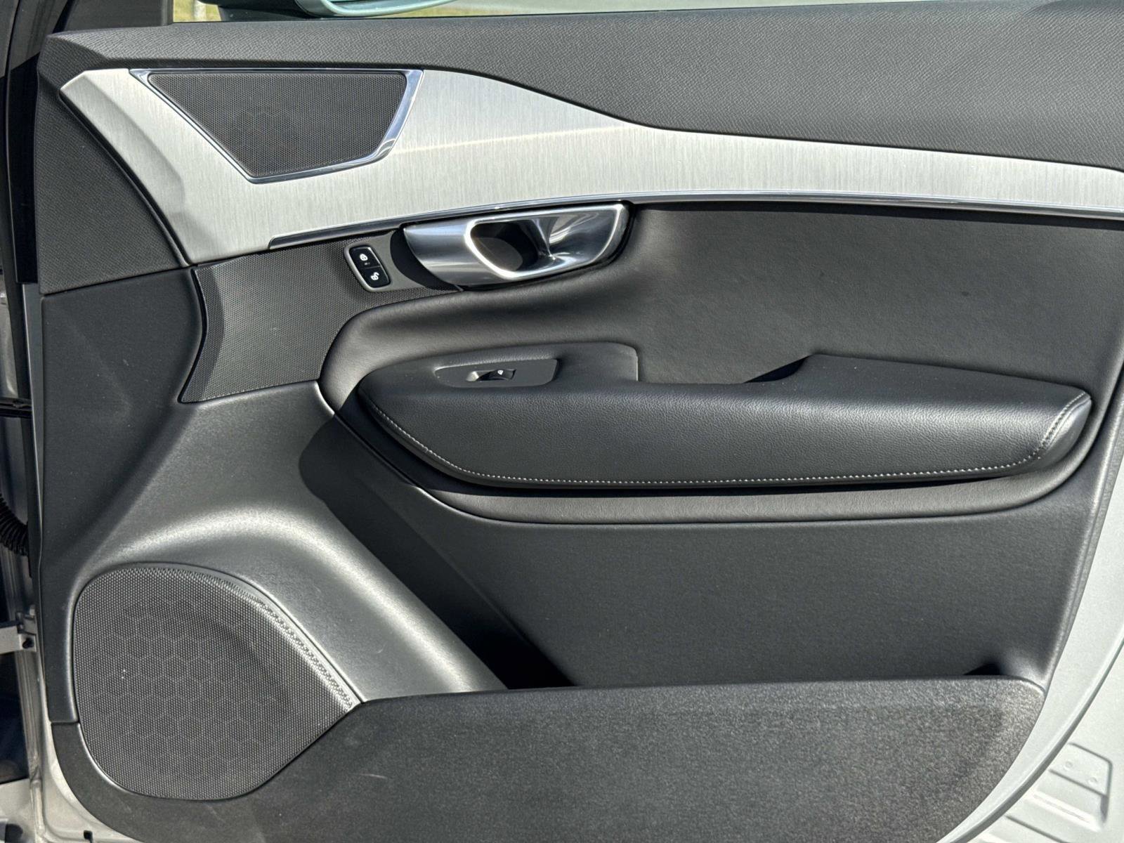 Used 2023 Volvo XC90 B5 Core w/ Protection Package Premier image 18