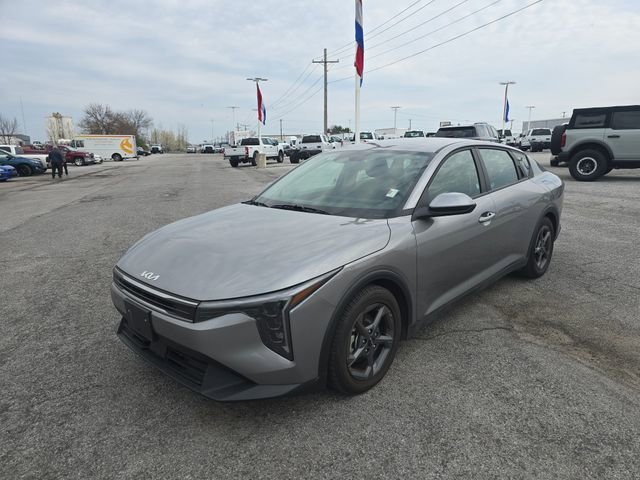 Used 2025 Kia K4 LXS image 9