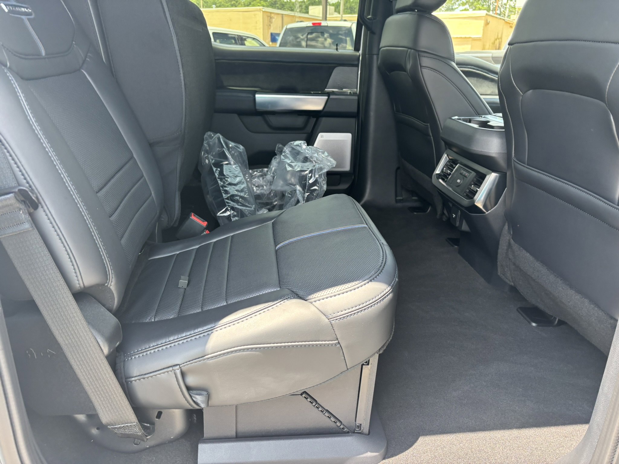 New 2025 Ford F250 4x4 Crew Cab Super Duty image 8