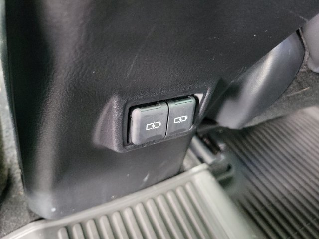 Used 2024 Lexus UX 250h FWD w/ Premium Package image 22