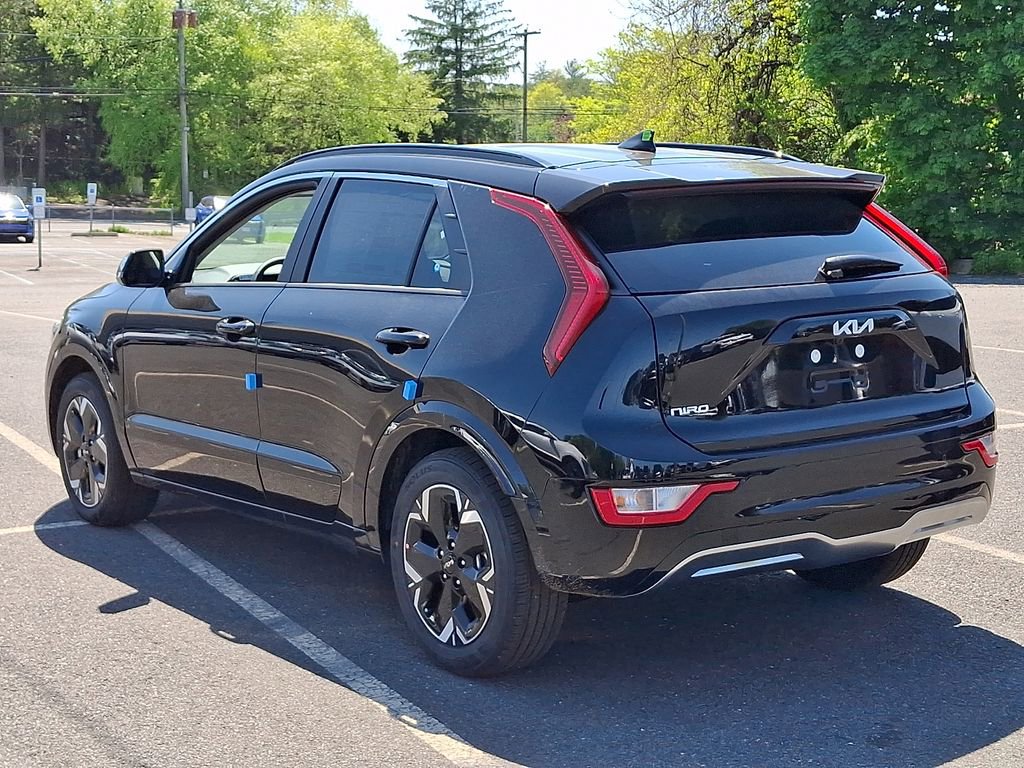 New 2026 Kia Niro Wind FWD image 3