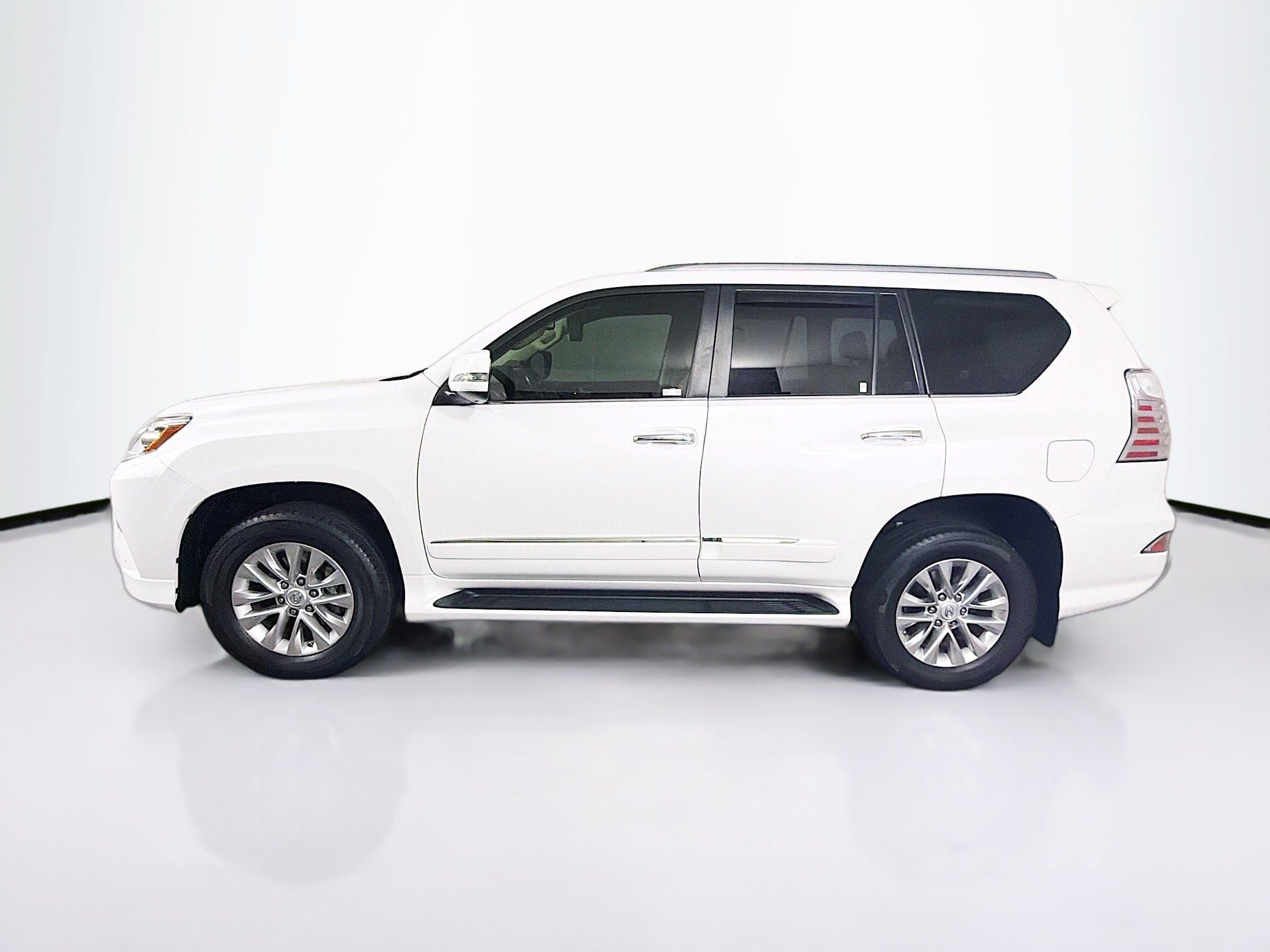 Used 2018 Lexus GX 460 Premium w/ Premium Package AWD/4WD image 4