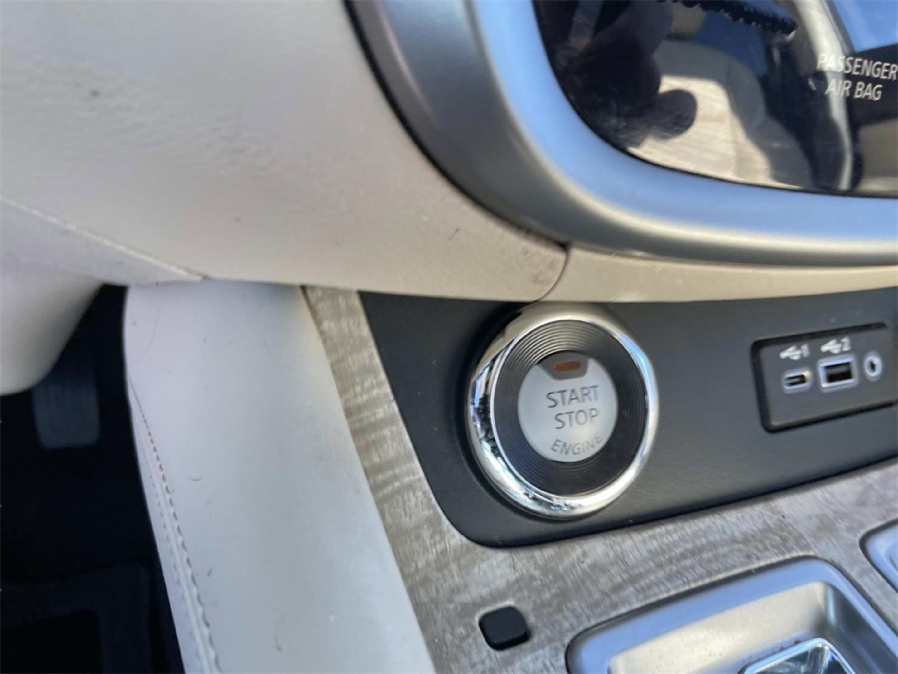 Used 2024 Nissan Murano SL image 29