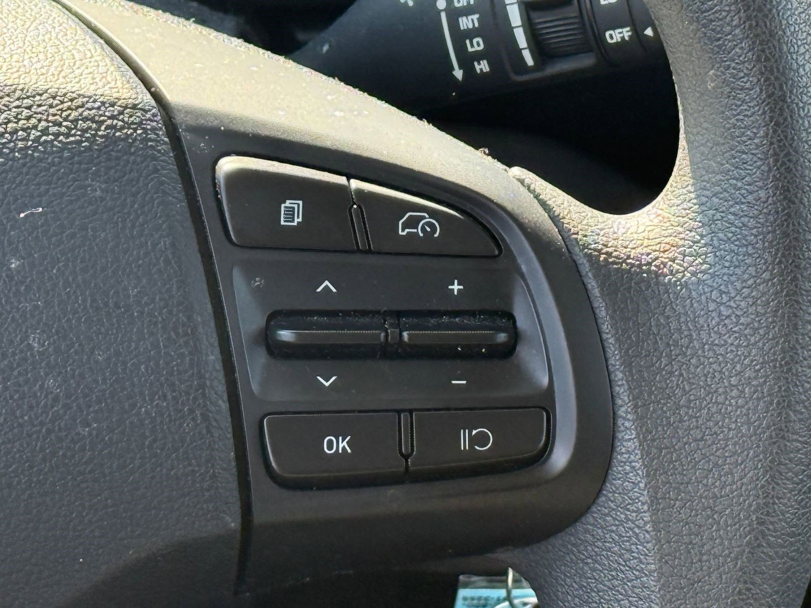 Used 2024 Hyundai Venue SE image 22