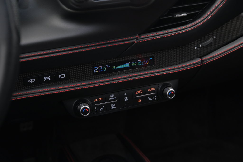 Used 2022 Ferrari F8 Tributo RWD image 19