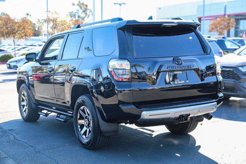 Certified 2024 Toyota 4Runner TRD Off-Road Premium w/ Moonroof Package AWD/4WD image 23