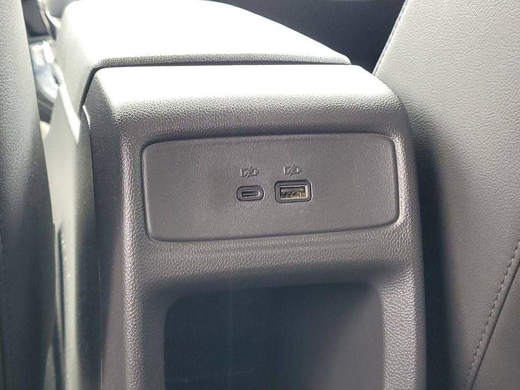 Used 2026 Chevrolet Trax LT w/ LT Convenience Package FWD image 25