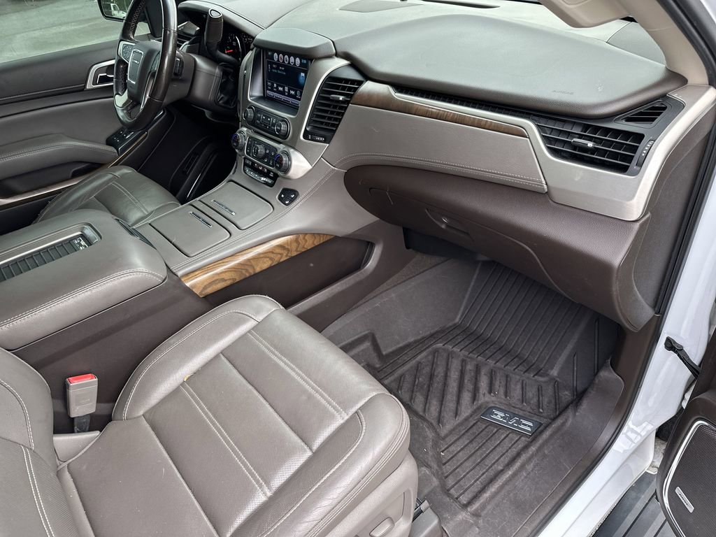 Used 2019 GMC Yukon Denali w/ Denali Ultimate Package AWD/4WD image 40
