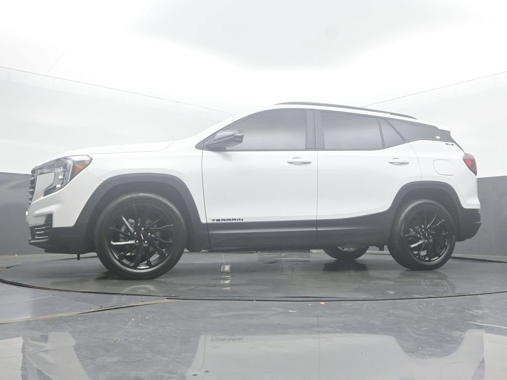 Used 2024 GMC Terrain SLE w/ Driver Convenience Package FWD image 45