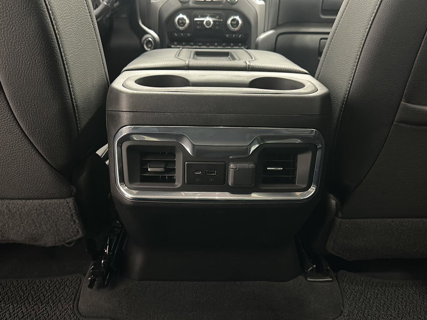 Used 2022 GMC Sierra 3500 Denali w/ Denali Ultimate Package image 21