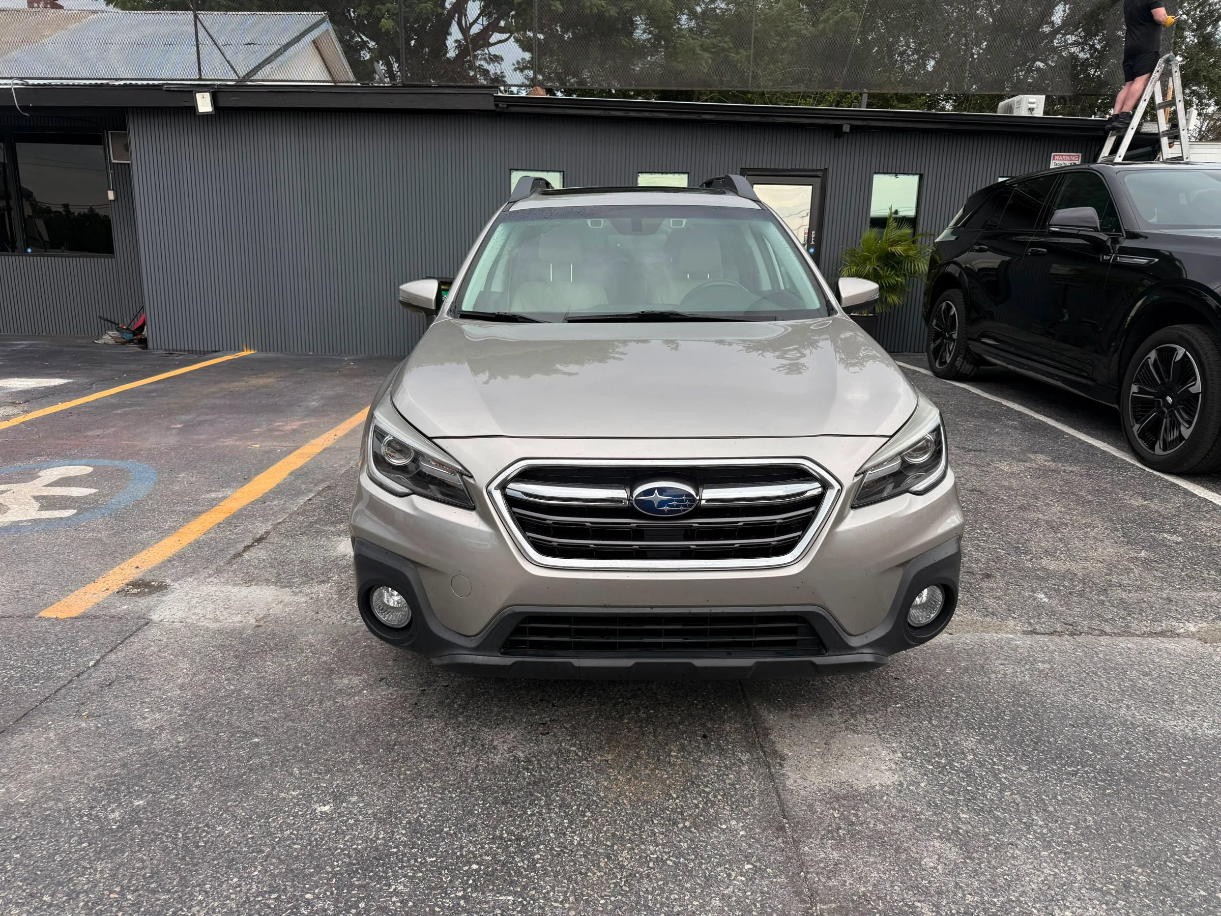 Used 2018 Subaru Outback 2.5i Limited AWD/4WD image 2