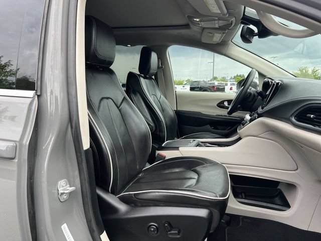 Used 2022 Chrysler Pacifica Limited FWD image 27