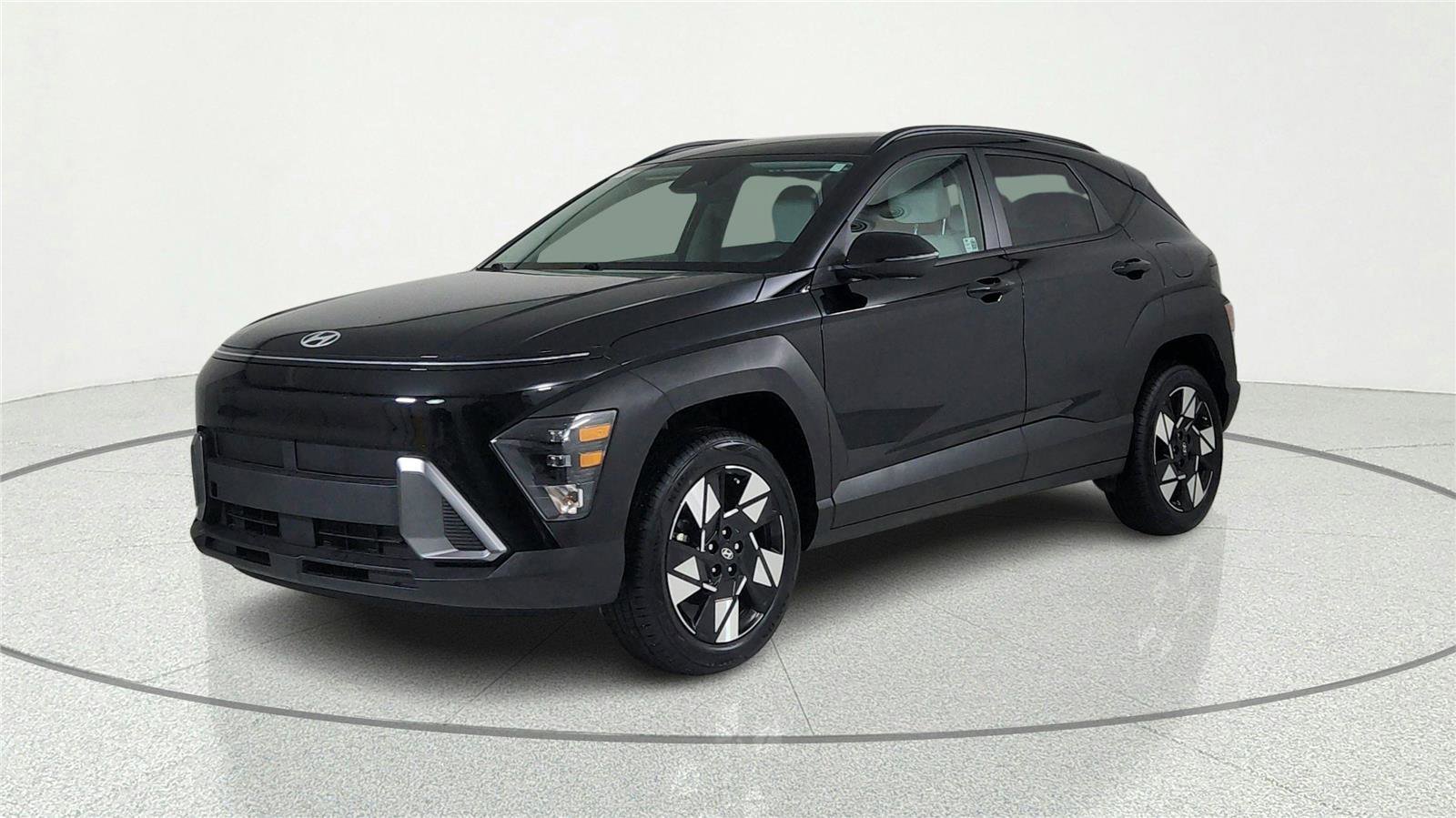Used 2025 Hyundai Kona SEL AWD/4WD image 2