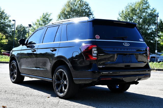 Used 2023 Ford Expedition Limited AWD/4WD image 5