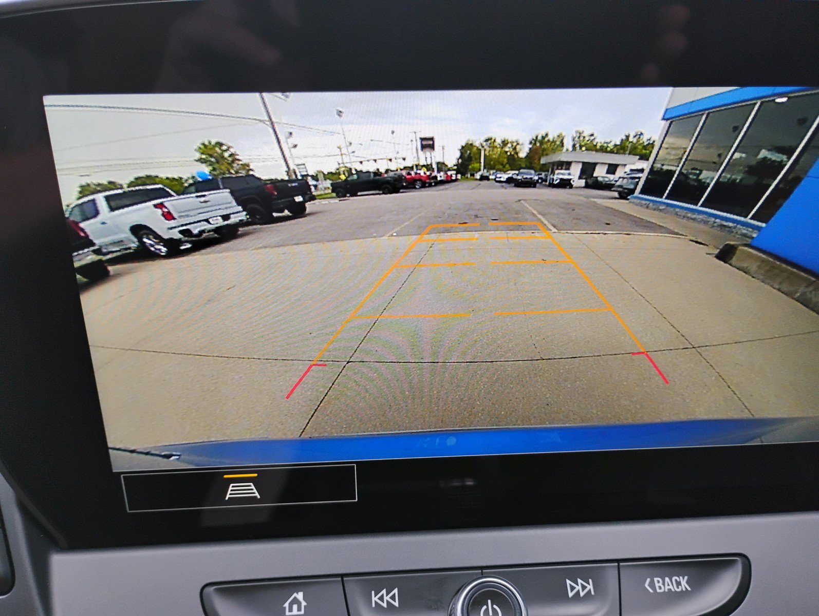 Used 2024 Chevrolet Blazer LT w/ Convenience Package FWD image 17
