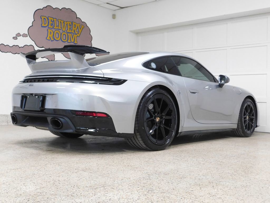 Used 2025 Porsche 911 Carrera T image 4