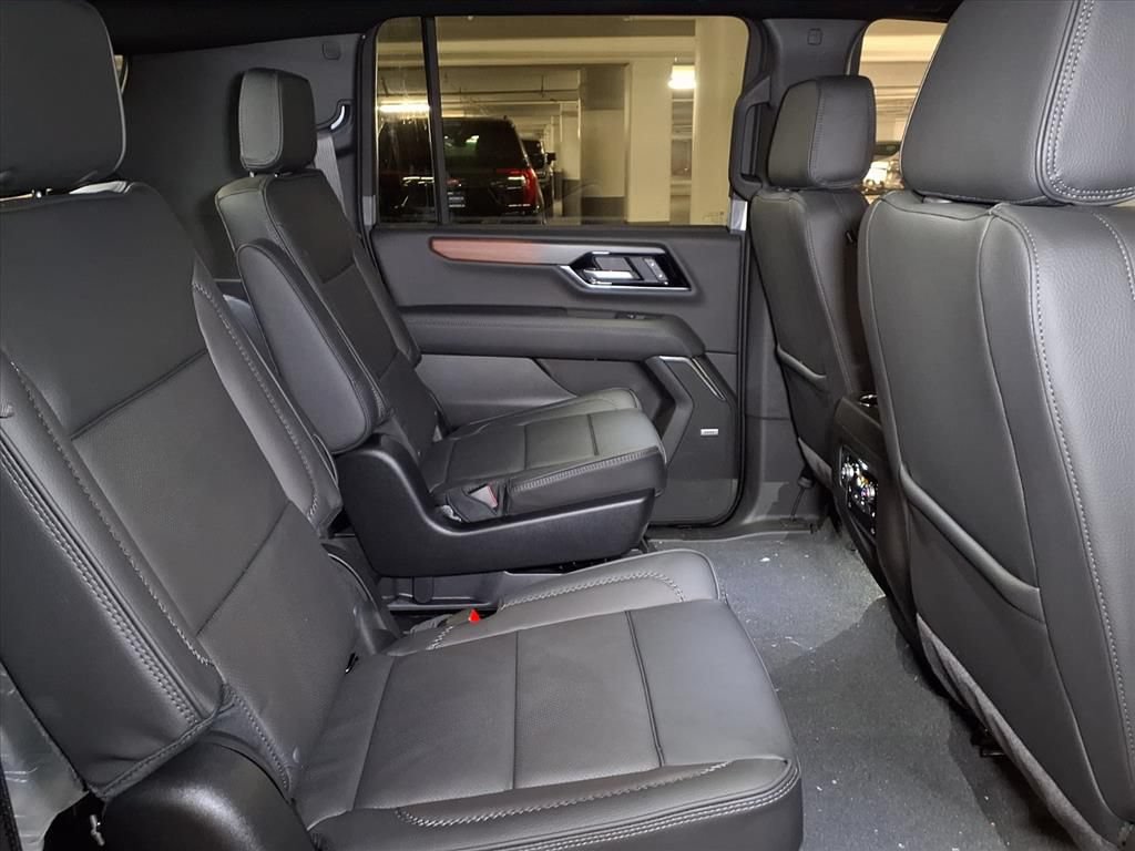 Used 2026 GMC Yukon XL Denali w/ Sun & Power Step Package AWD/4WD image 7