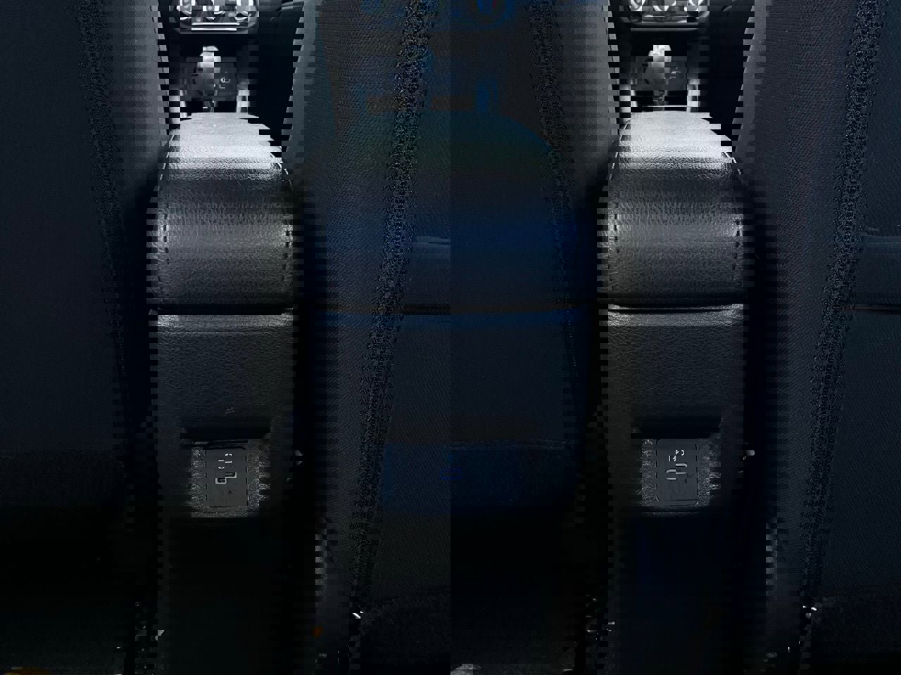 Used 2025 Nissan Versa SV image 12