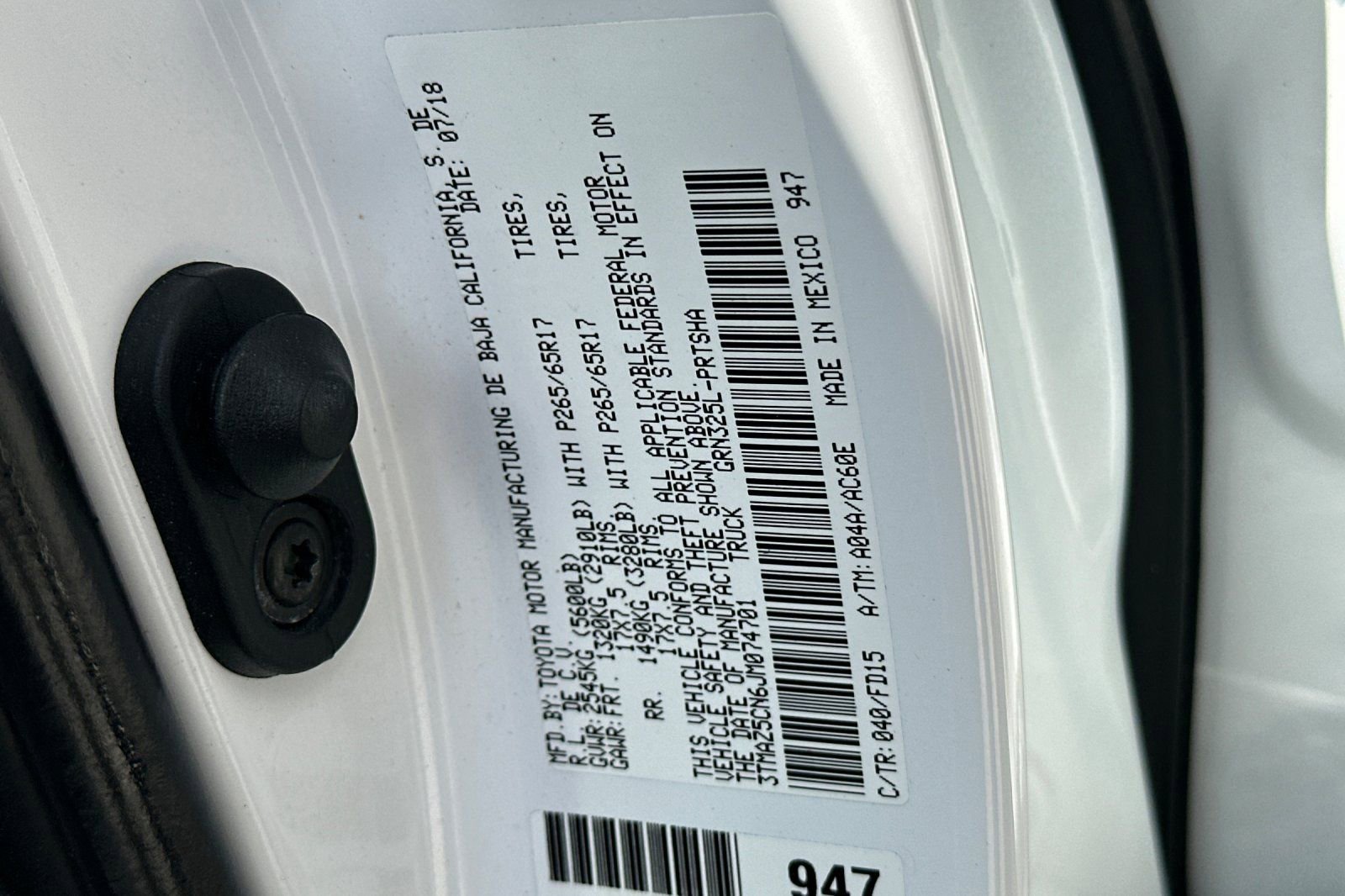 Used 2018 Toyota Tacoma TRD Sport w/ Technology Package image 27