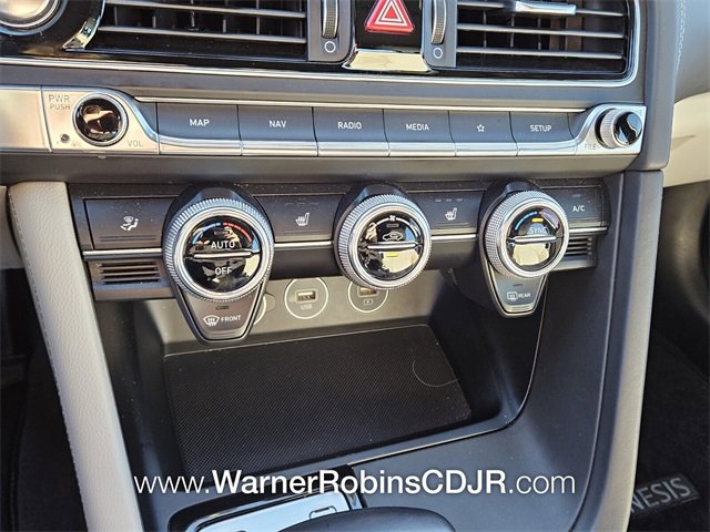 Used 2023 Genesis G70 2.0T image 22