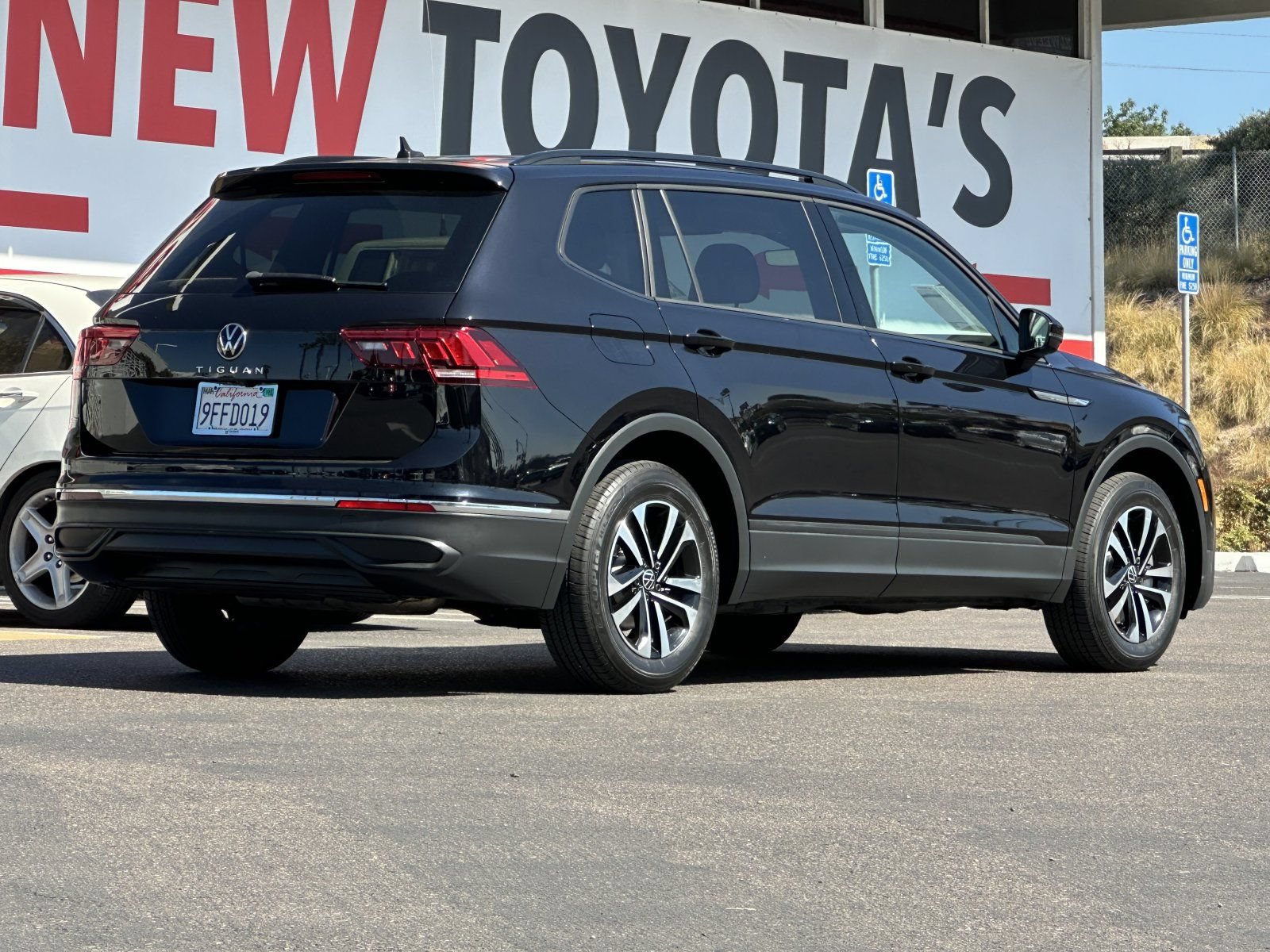 Used 2023 Volkswagen Tiguan S w/ Driver Assistance Package FWD image 5