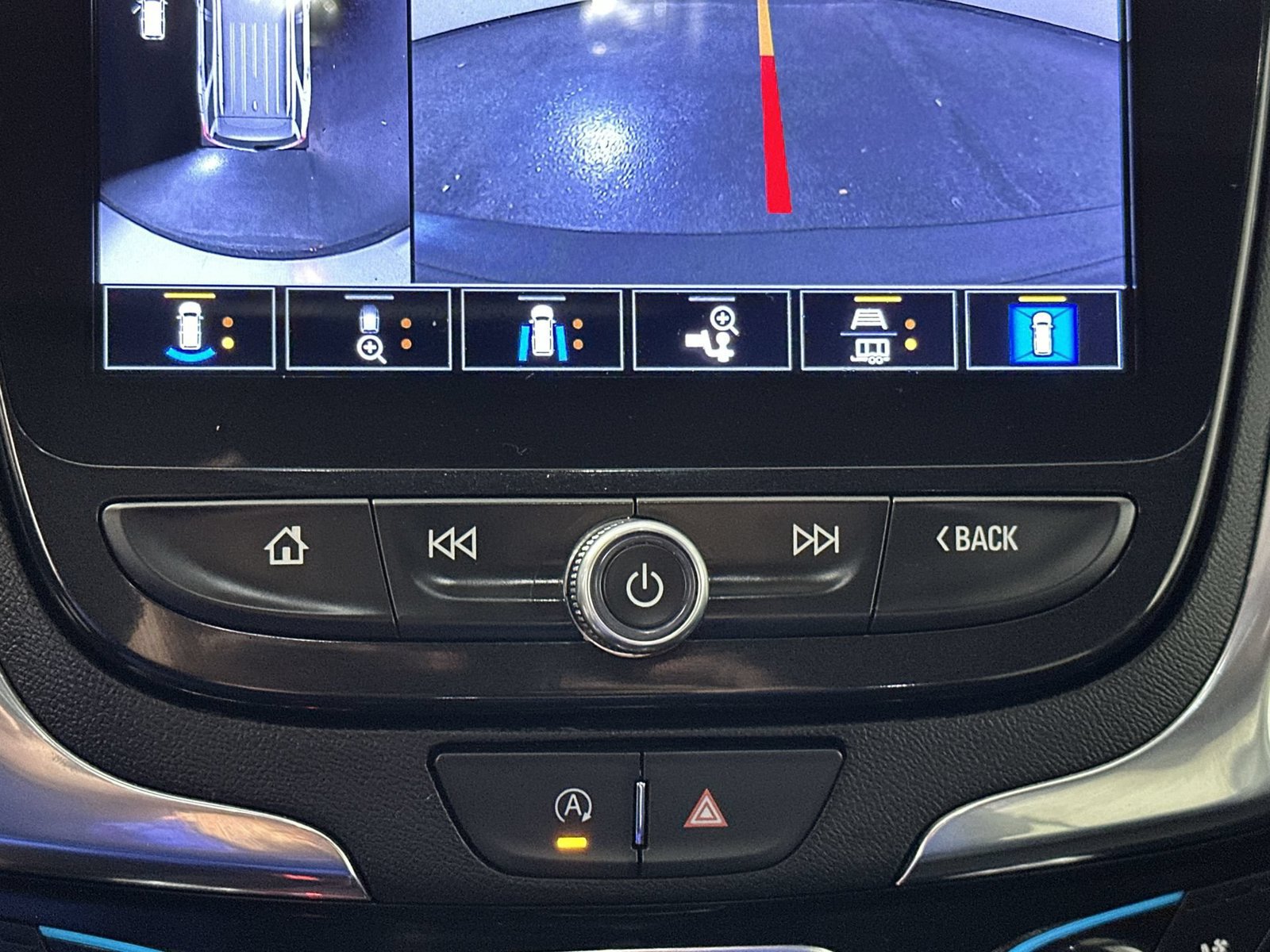 Used 2023 Chevrolet Equinox Premier FWD image 18