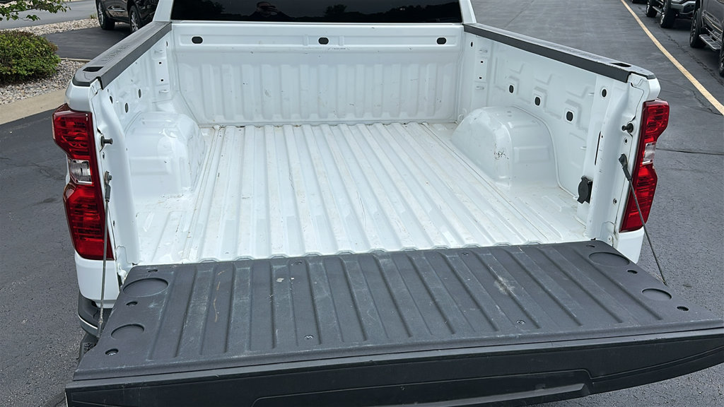 Used 2025 Chevrolet Silverado 1500 LT w/ Work Truck Package AWD/4WD image 8