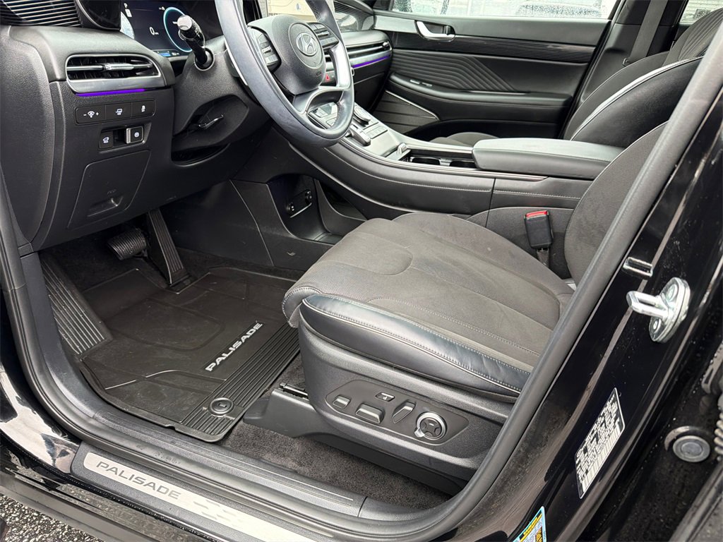 Used 2024 Hyundai Palisade Calligraphy image 9
