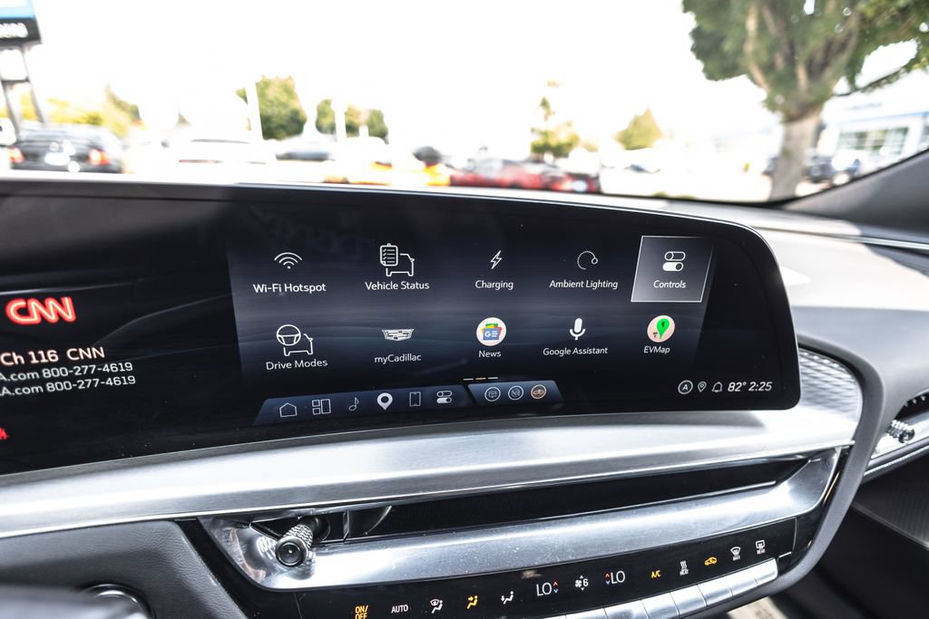 Used 2024 Cadillac Lyriq Sport AWD/4WD image 12