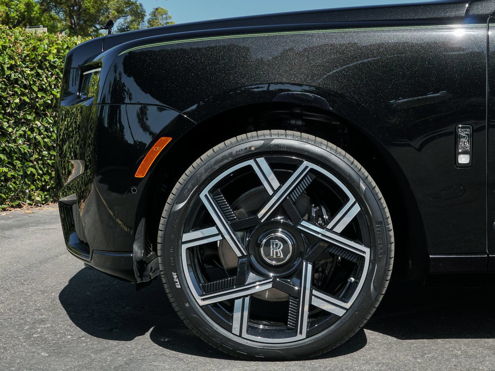 New 2027 Rolls-Royce Cullinan Black Badge AWD/4WD image 12
