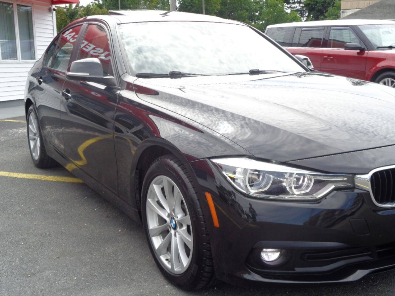 Used 2018 BMW 320i xDrive Sedan w/ Convenience Package AWD/4WD image 18