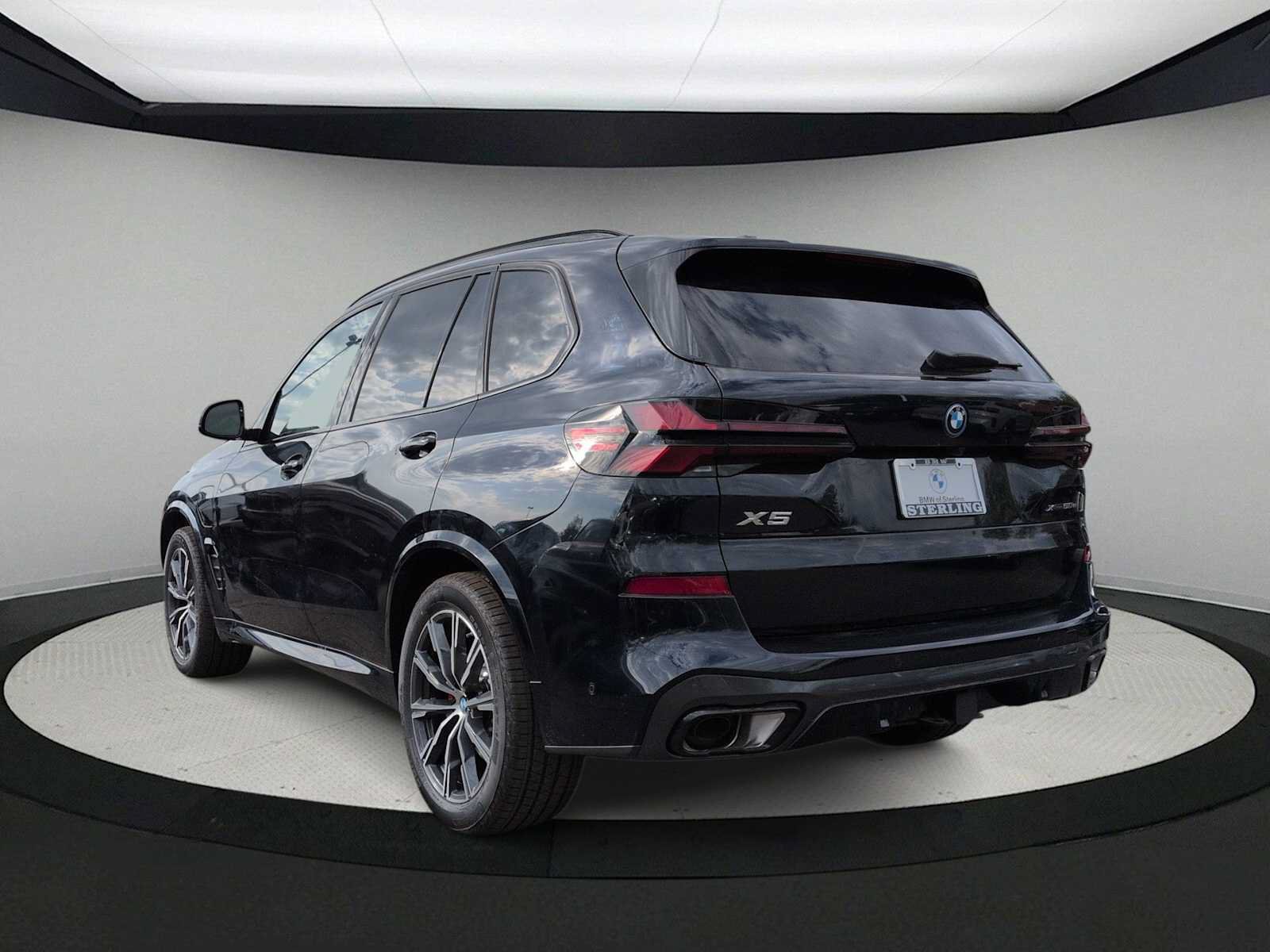 Used 2026 BMW X5 xDrive50e w/ M Sport Package AWD/4WD image 6
