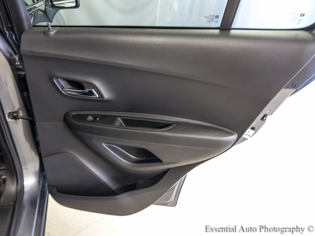 Used 2020 Chevrolet Trax LT w/ Driver Confidence Package FWD image 21