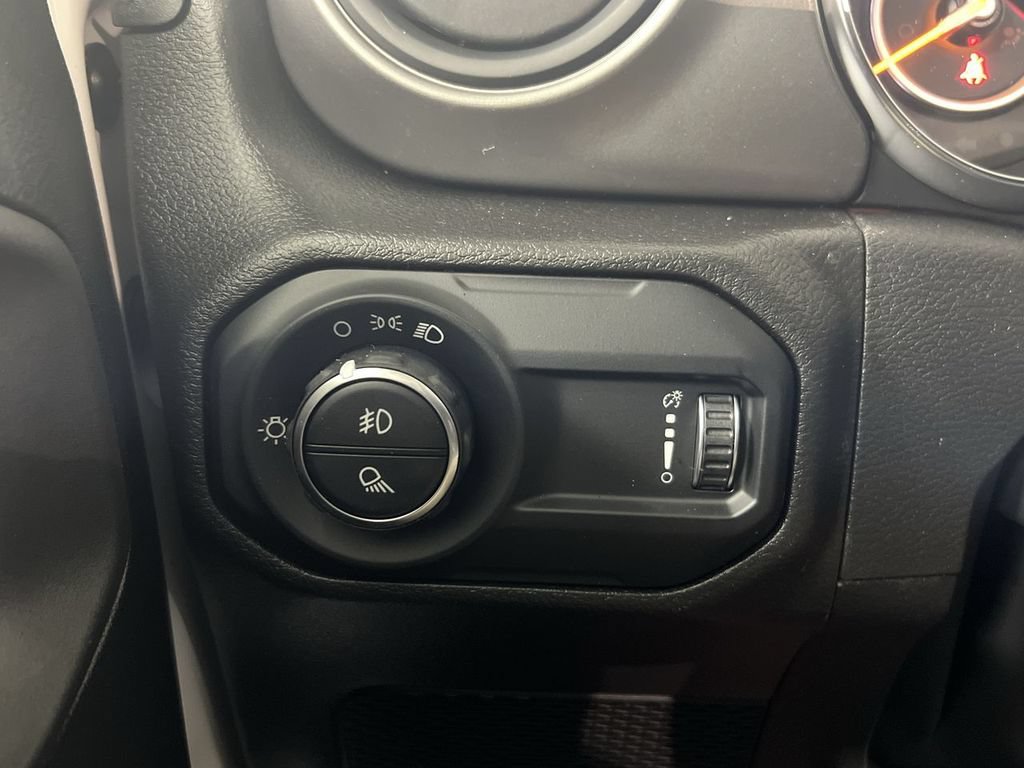Used 2023 Jeep Gladiator Sport AWD/4WD image 17