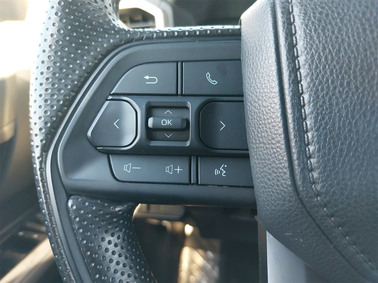 Used 2025 Toyota Tacoma SR5 image 17