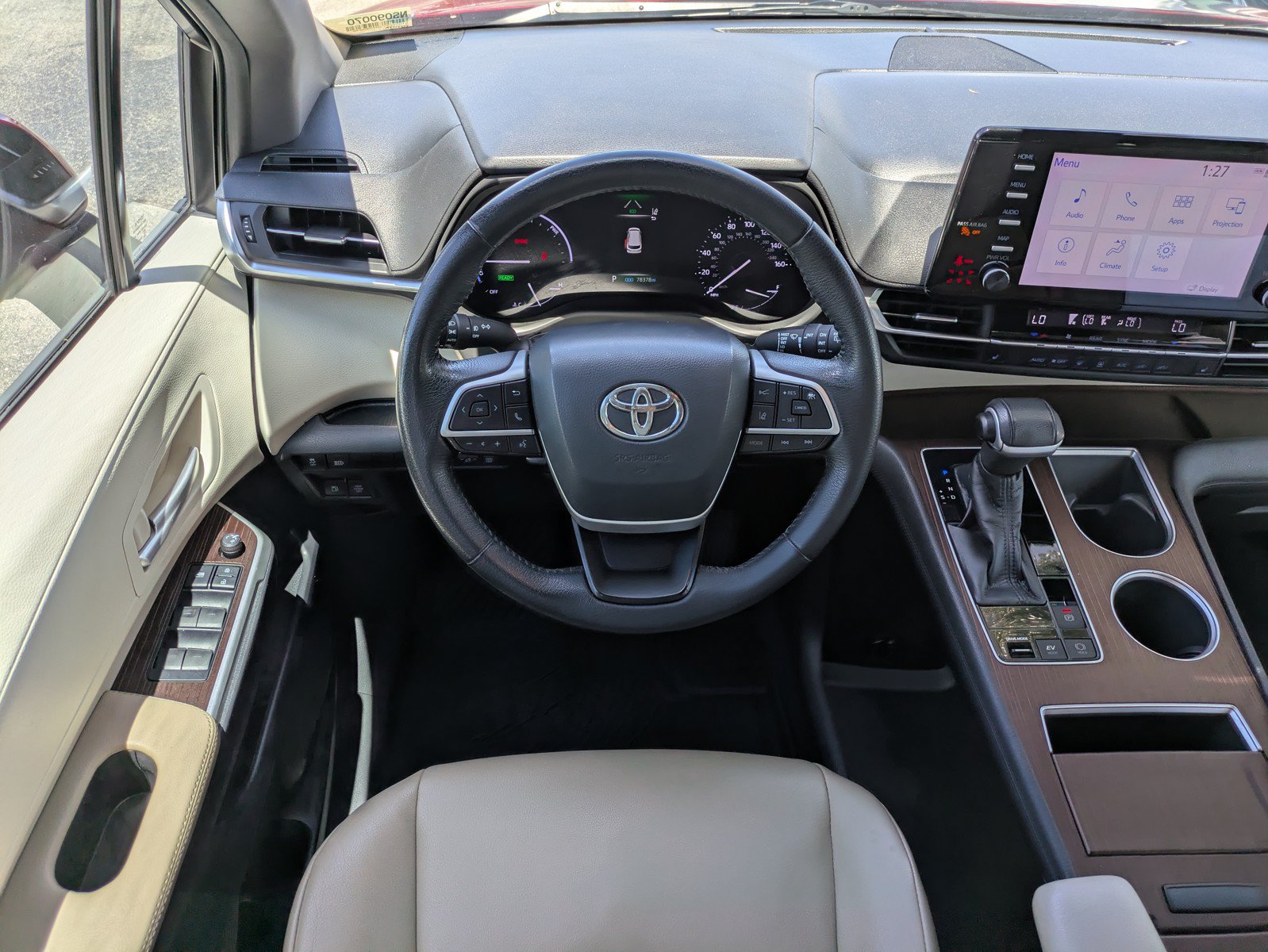 Used 2022 Toyota Sienna XLE FWD image 14