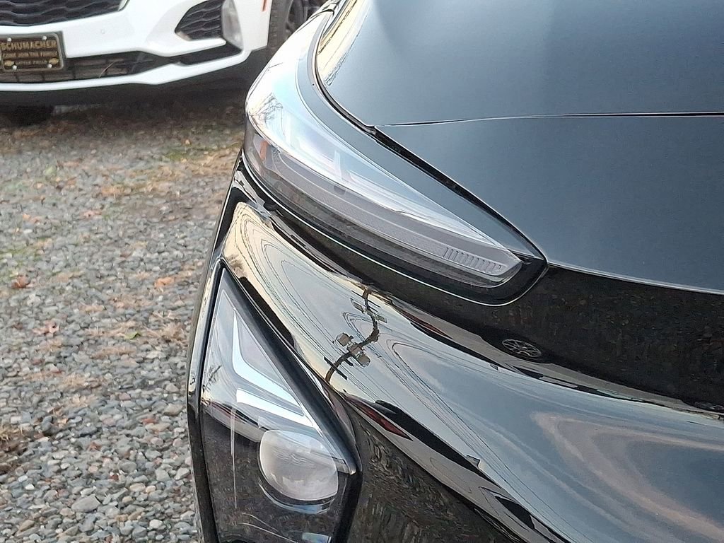 Certified 2023 Chevrolet Bolt EUV LT w/ Comfort Package image 35