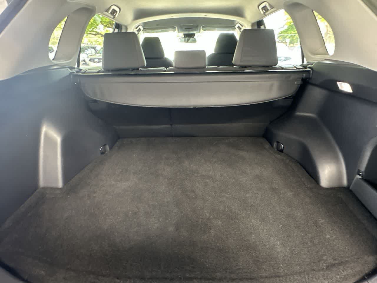 Used 2025 Toyota RAV4 LE AWD/4WD image 25